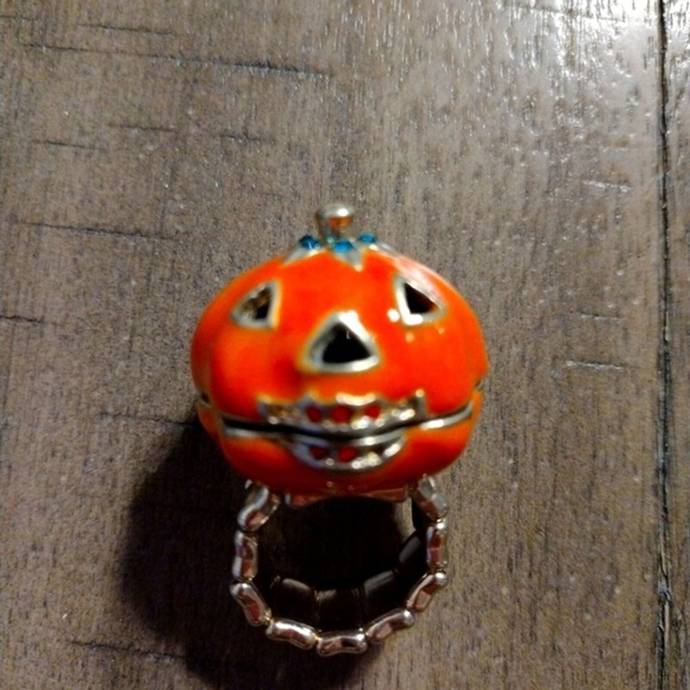 Jack O Lantern Loocket Ring